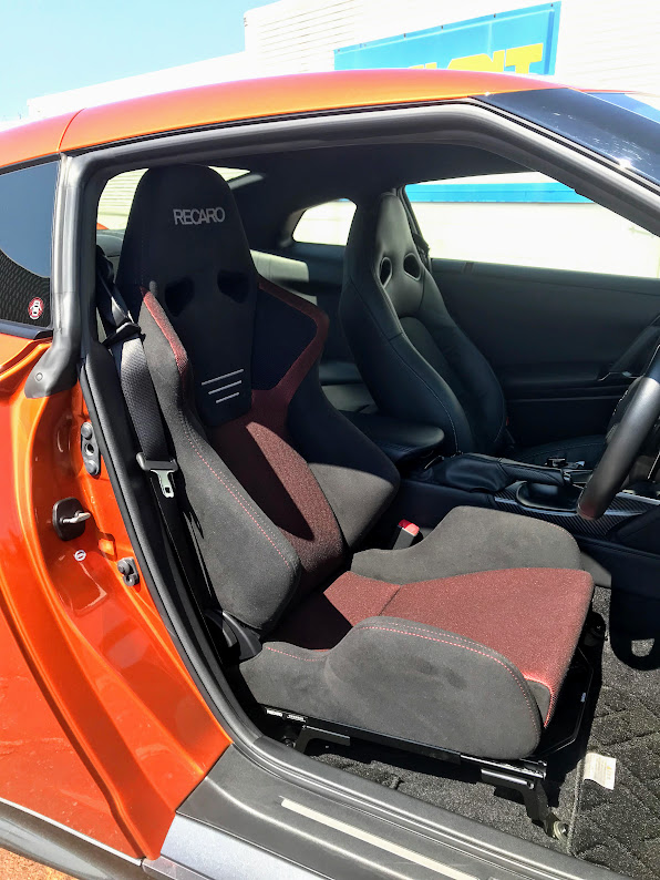 ニッサン】GT-R RECARO SR-6装着スタイルコクピットseeds(シーズ