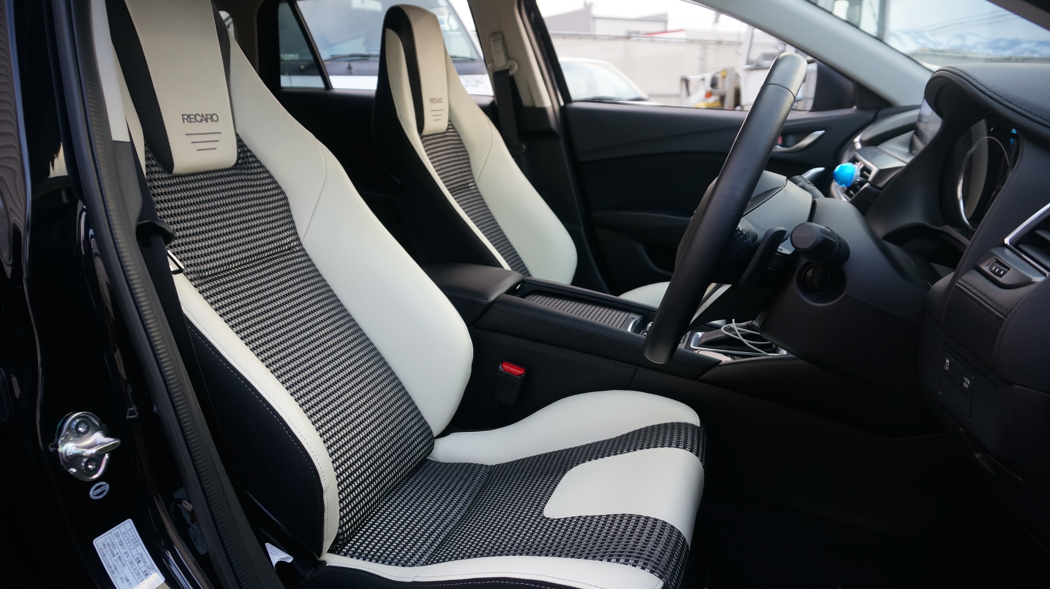 RECARO】シートレール半額キャンペーンスタイルコクピットseeds(シーズ ...